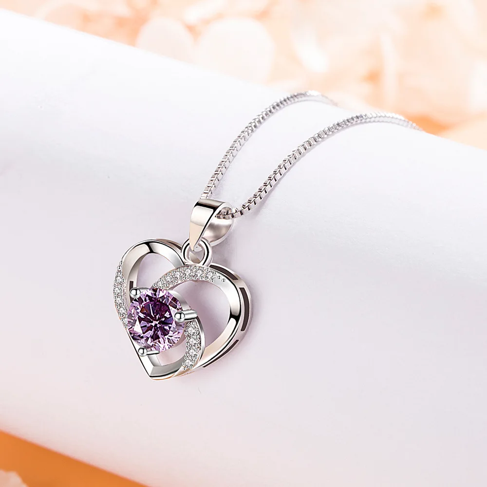 Skeleton motif necklace - Classic and elegant design
