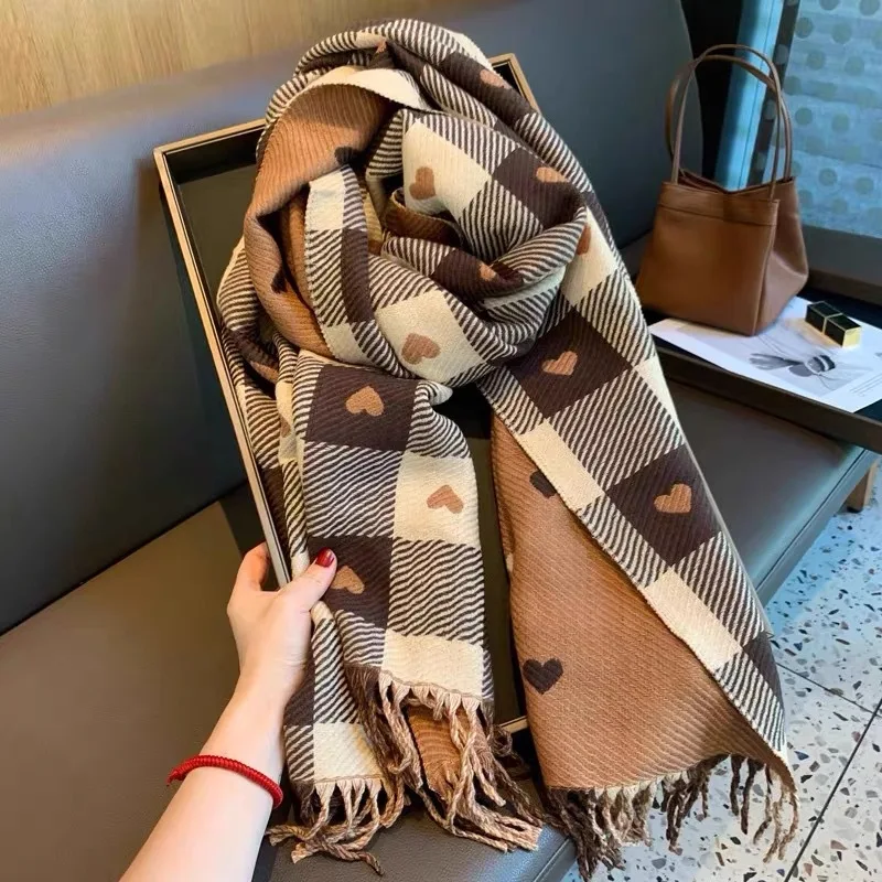 1 Piece of Women's Autumn and Winter Heart-Shaped Scarf, Women's Plaid Comfortable Scarf, Thick Large Blanket Shawl Scarf