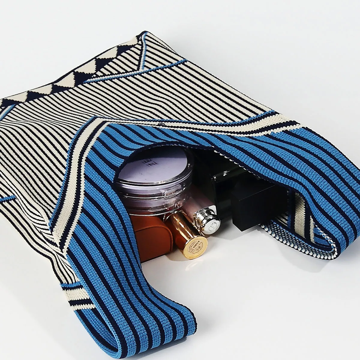 Elegant Knitted Handbag - Eco-Friendly, Durable, and Versatile