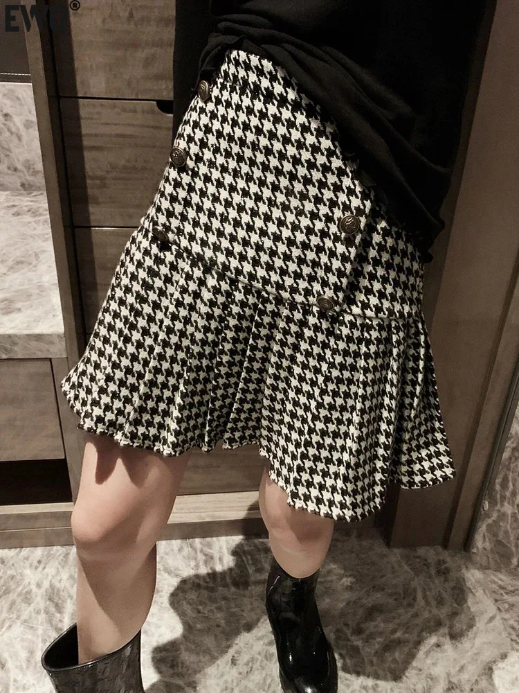 

[EWQ] Korean Chic High Waisted Tweed Plaid Pleated Skirt Fashion All Match A-line Short Skirts Women 2024 Spring Autumn 16U7887