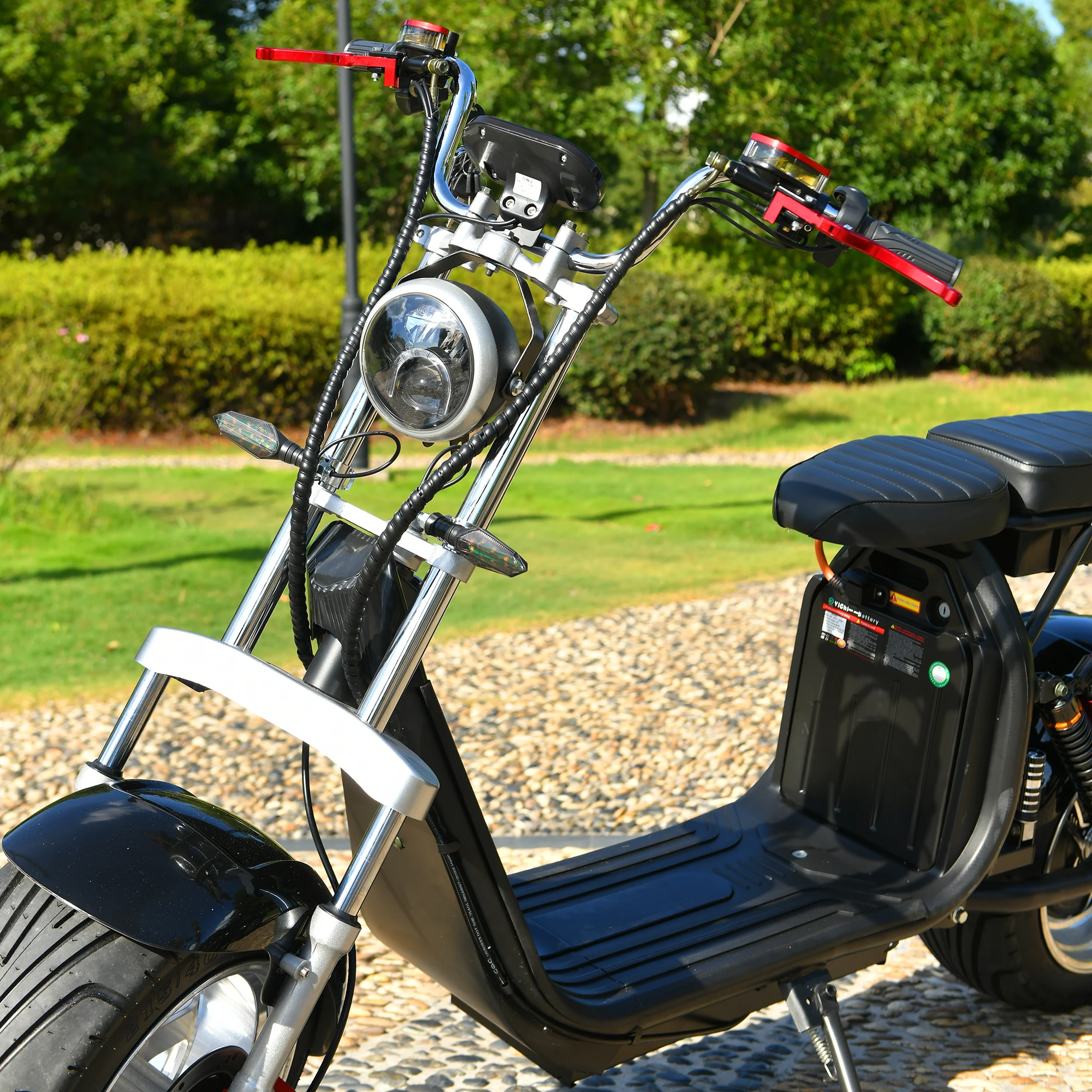 Max Speed 70-80KM/H Aldult City CoCo Electric Scooter 4000W Motor 60V25AH Removable Lithium Battery Max Mileage 40-60 KM