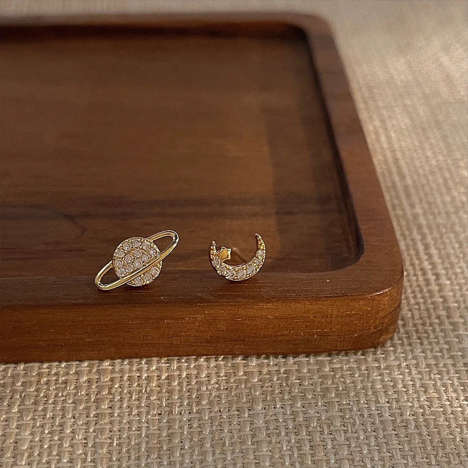 Orecchini Asimmetrici Luna E Stella In Argento 925 Placcato Oro - Gioielli Per Donna, Ipoallergenici