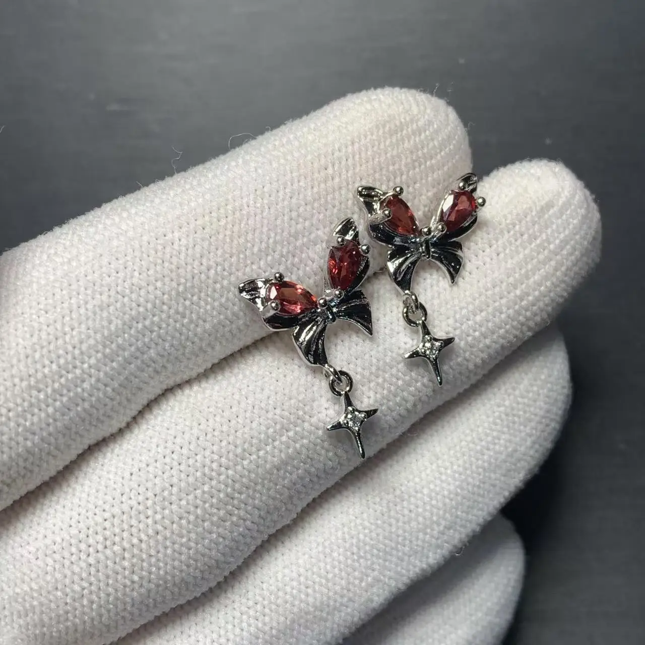 Natural Garnet 925 Sterling Silver Stud Earrings For Women Jewelry Gift Simple Jewelry CUTE Flower