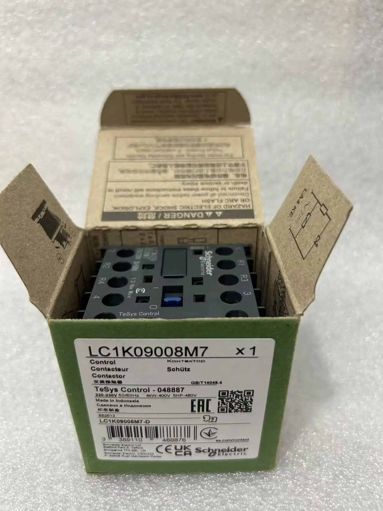 LC1K09008M7 LC7K09008M7 TeSys K 접촉기-4P (2 NO + 2 NC) - AC-1 = 440 V 20 A - 220...230 V AC 코일