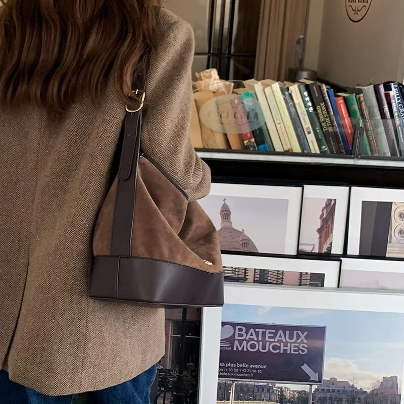 Рисунок 2 - Женская сумка через плечо высокого