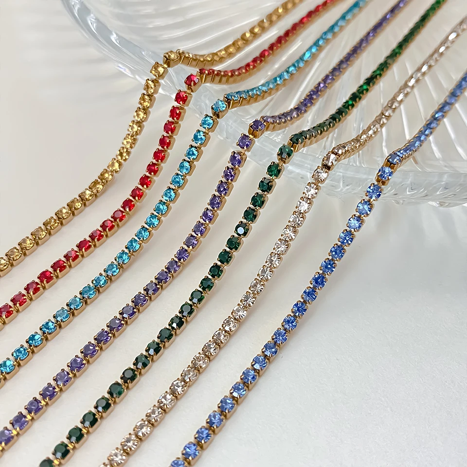 eManco Crystal Necklace - Close-up Detail