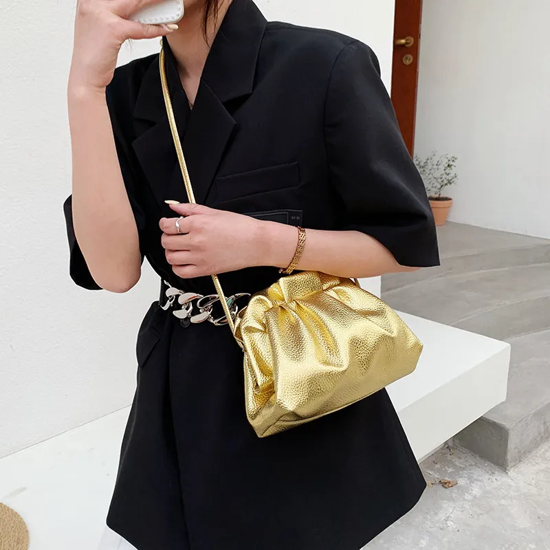 

Design Clutch Clip Bag Female Bolsa Luxurious Gold Cloud Bag For Women Leather Hobos Retro Cloud Crossbody Bag Small Phone Bag