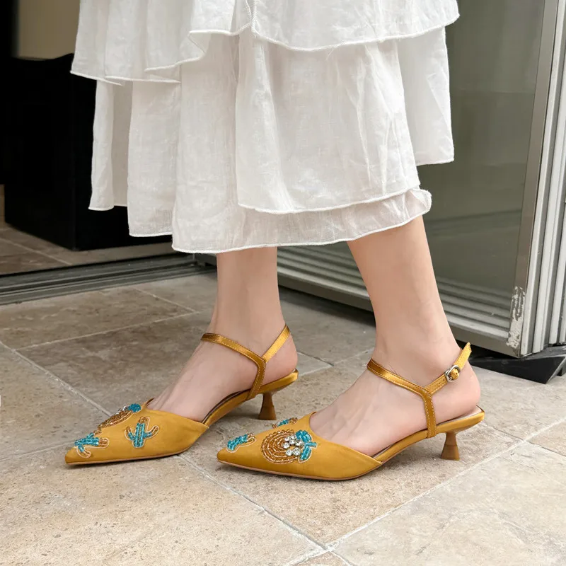Sexy Pointed Toe Women Slingback Sandals Yellow Beading Design Summer Prom Party Pumps Ankle Strap Black Med Heels Zapatos Mujer