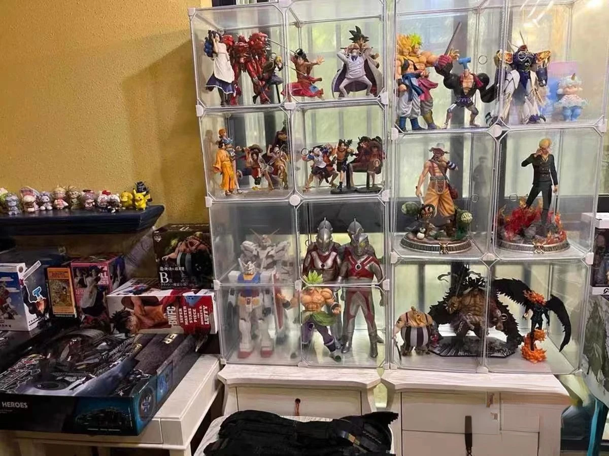 Description Picture 2 of itemHand-Made Display Cabinet Storage Box Imitation Glass Transparent Ornaments Model Toy Display Display Shelf