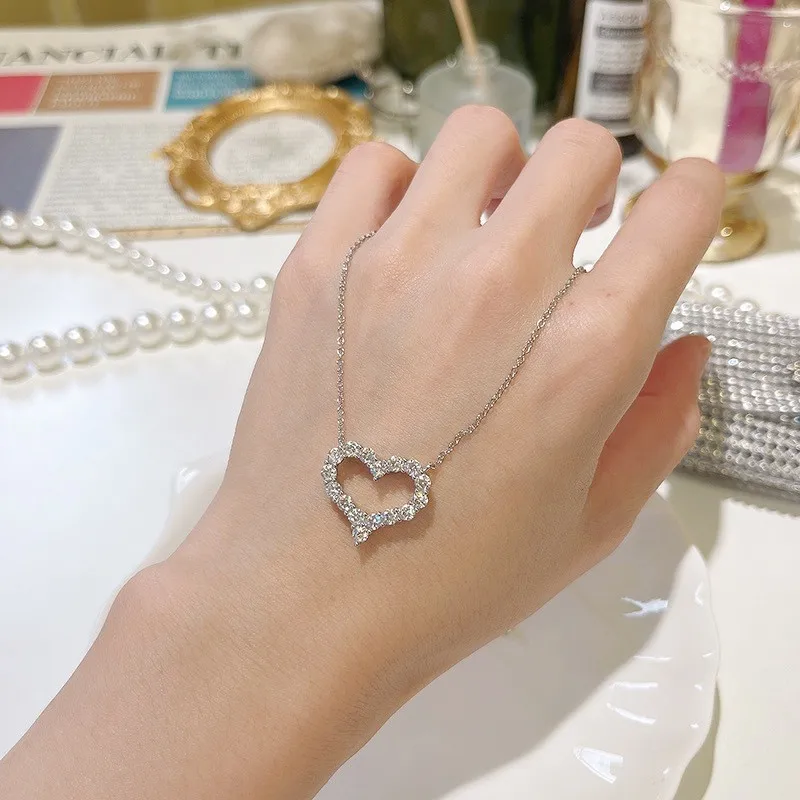 IOGOU Heart Shape Moissanite Diamond Pendant Solid Sterling Silver