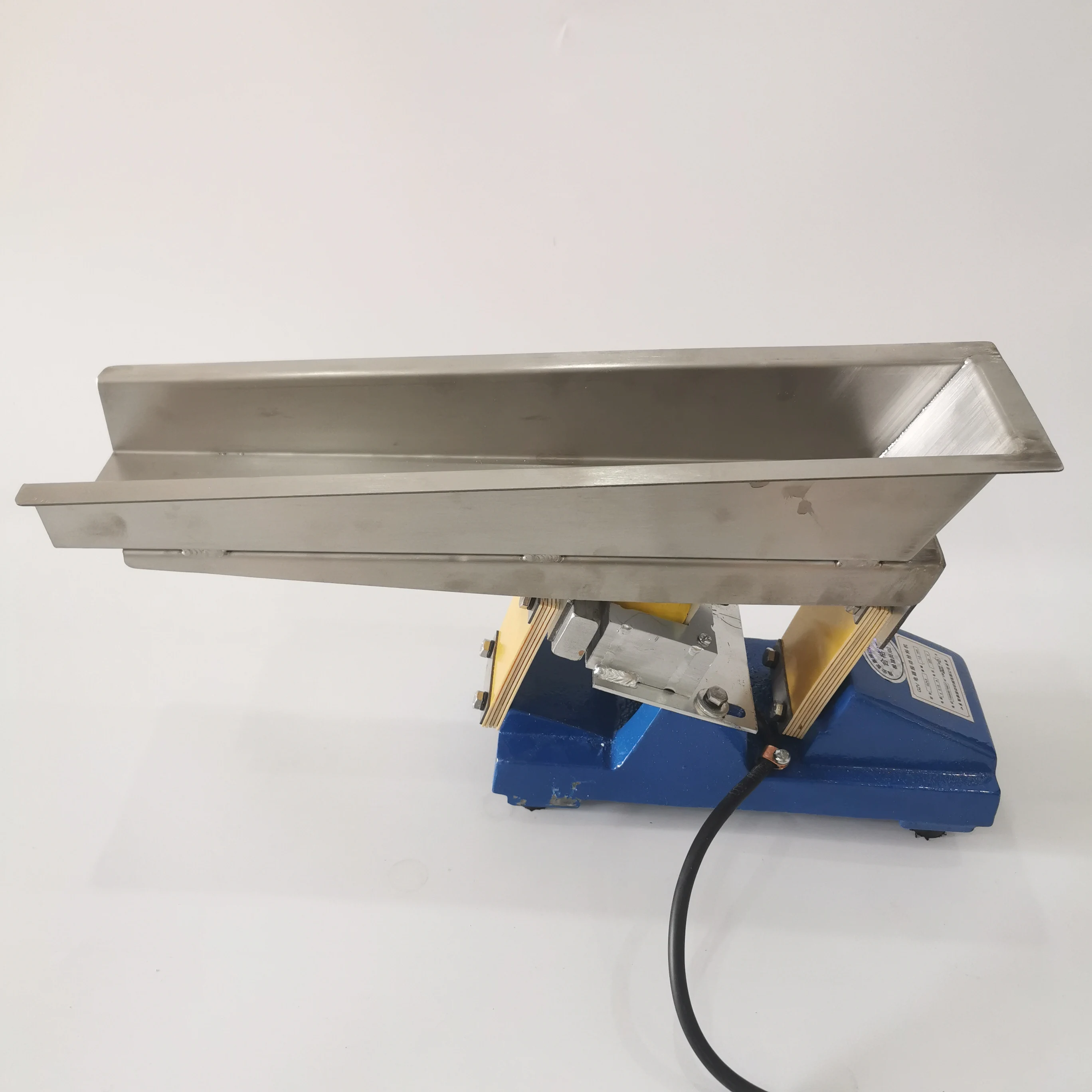 GZV3 Small Electromagnetic Vibrating Feeder Shaking Feeding Machine detail image 5