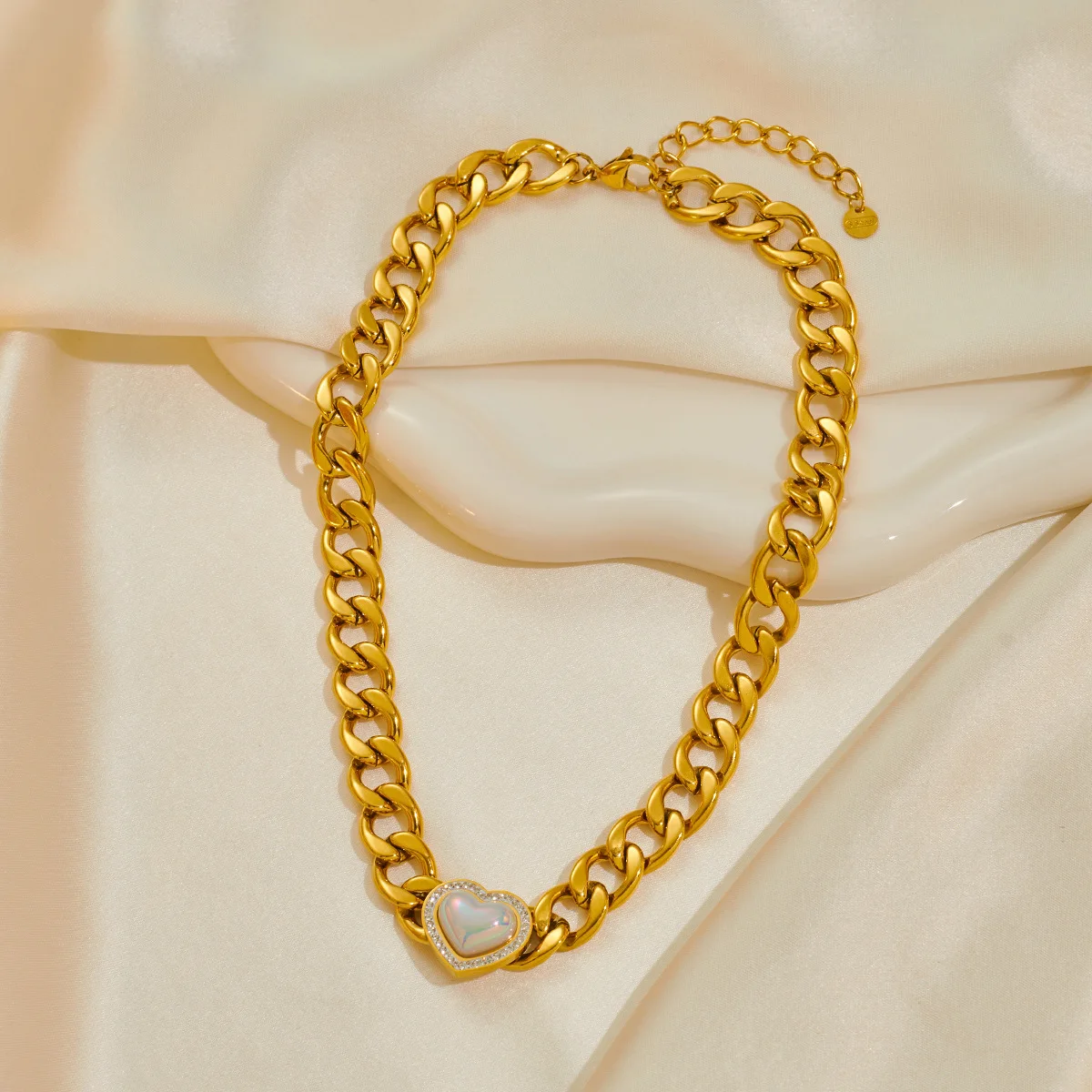 Chic Fashion Stainless Steel Natural Shell Heart Charm Necklace Bohemia Chain Jewelry For Women 4