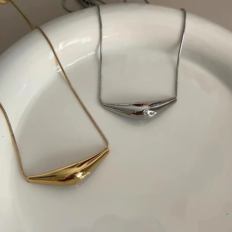 Europäische amerikanische Mode Geometrie umgekehrte Dreieck Horn Tasche Stil Anhänger Edelstahl Halskette Frauen rostfreien Schmuck – Detail 9