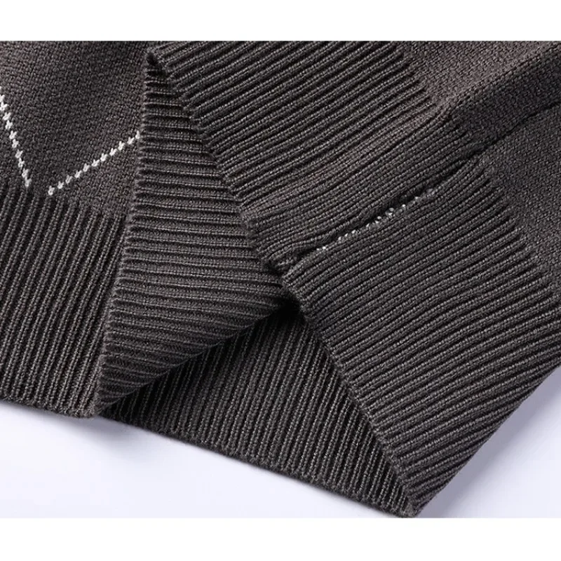 2023 Autumn and Winter New Sweaters Diamond Line Underlay Men's Knitted Pullover Fashion Simple Casual Half High Neck Sweater