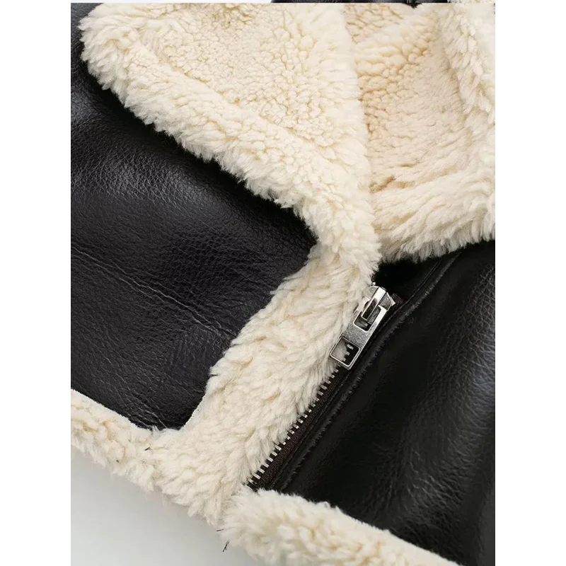 Рисунок 5 - Куртка женская однотонная на молнии спереди