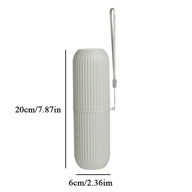 모자가 있는 소형 휴대용 칫솔 컵으로 여행과 집에서 세면 용품을 편리하게 정리할 수 있습니다.