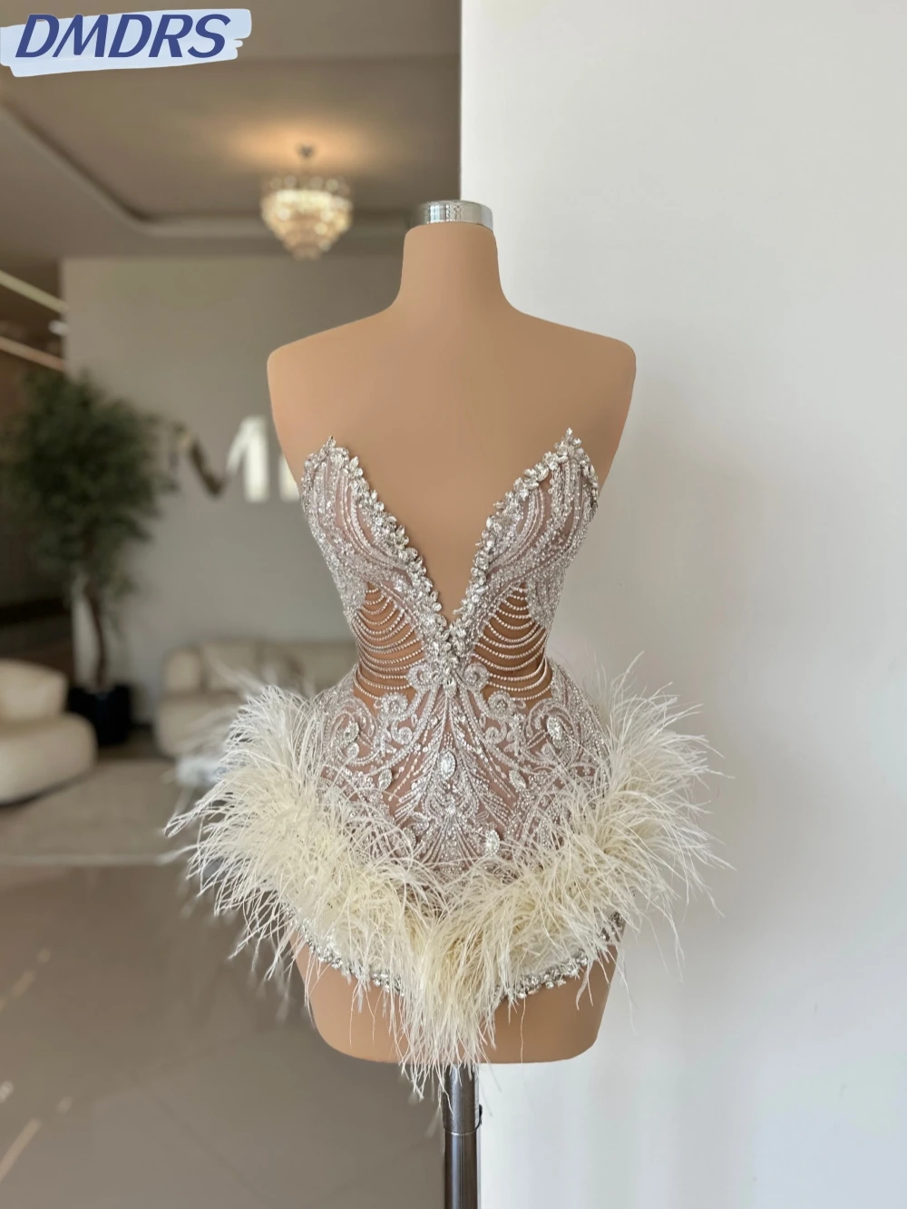 

Luxury Feathers Mini Prom Gown Hand-made Beads Crystal Cocktail Dresses Sexy Deep V-neck Illusion Evening Dress Robe De Mariée