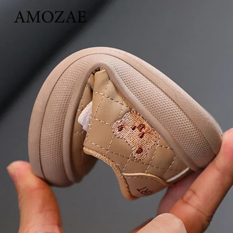 أحذية رياضية للأطفال للأولاد والبنات من جلد البولي...