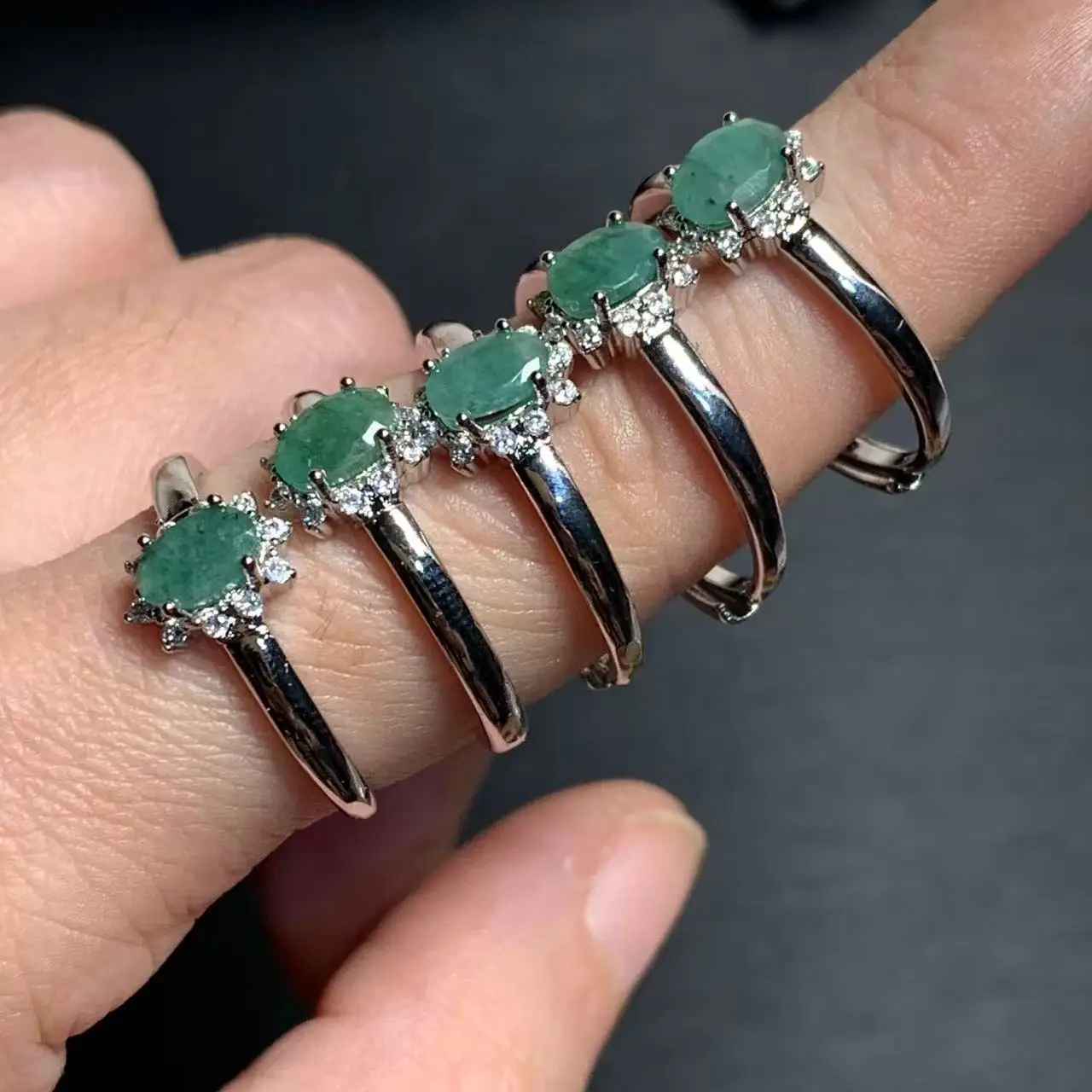 LEAF Natural Emerald Ring Adjustable Female Classic Ring Jewelry for Women Gift Wholesale High Quality Vintage Fine