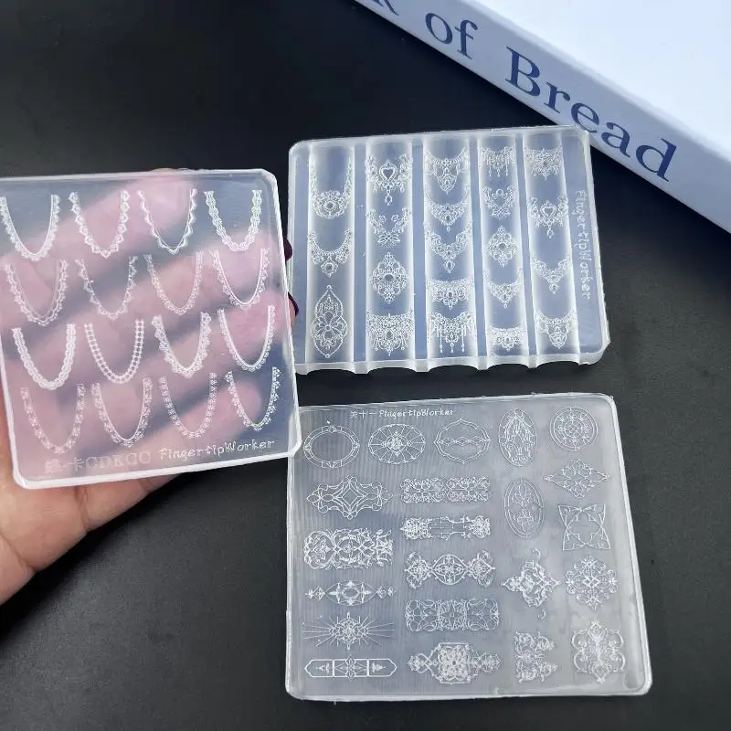 새로운 3D 실리콘 네일 아트 몰드 유럽 스타일 복고풍 패턴 레이스 디자인 장식 DIY 투명 매니큐어 템플릿