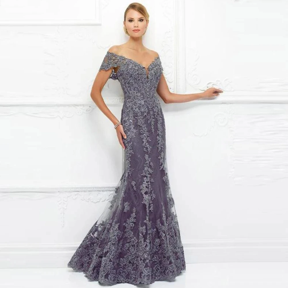 

2023 Mermaid Mother of the Bride Dresses V Neck Off the Shoulder Wedding Party Gowns Lace Appliques Floor-Length