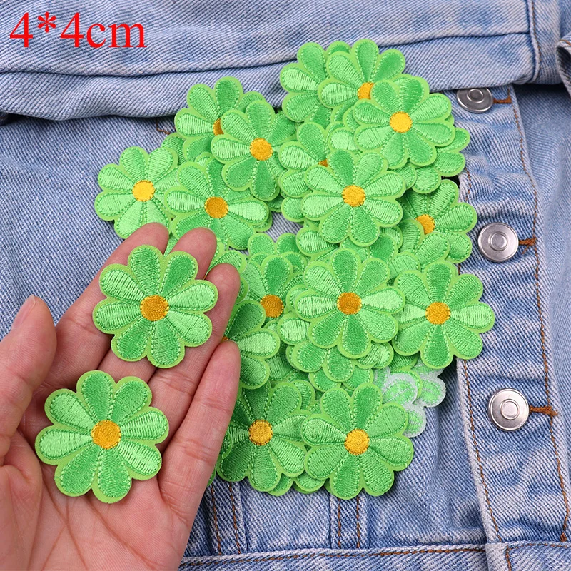 Daisy Flower Embroidered Appliqué Patch: Iron/sew On Badge - UK - Foto 11