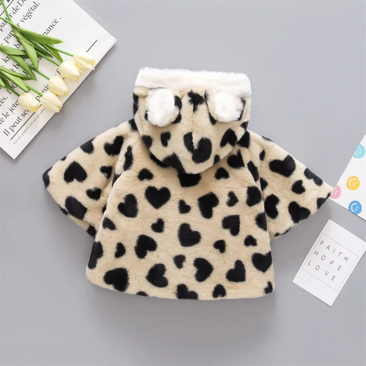 (Girls 0-3 Years Old) Winter Girls' Sweater Full Print Love 3/4 Sleeve Button Clip Cotton Hooded Rabbit Ear Cape Thickened Coat