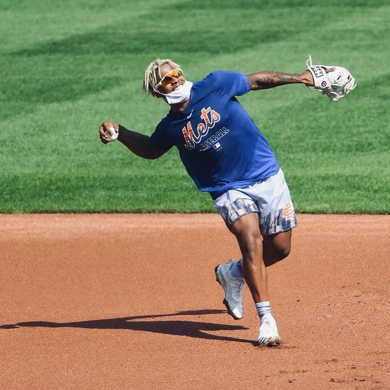 Description Picture 4 of itemEE Basic Shorts Casual Shorts Men's fuse Fitness Sports Short Pants Mesh bold Loose Hip Hop Fashion Basketball Shorts ee