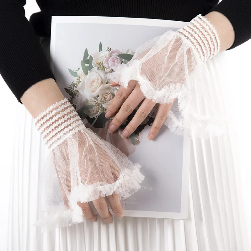 

New 1Pair Sweet Detachable Cuffs Pearl Lace Mesh Fake Flared Sleeves Pleated False Cuffs Blouse Wrist Warmers Black White Gloves