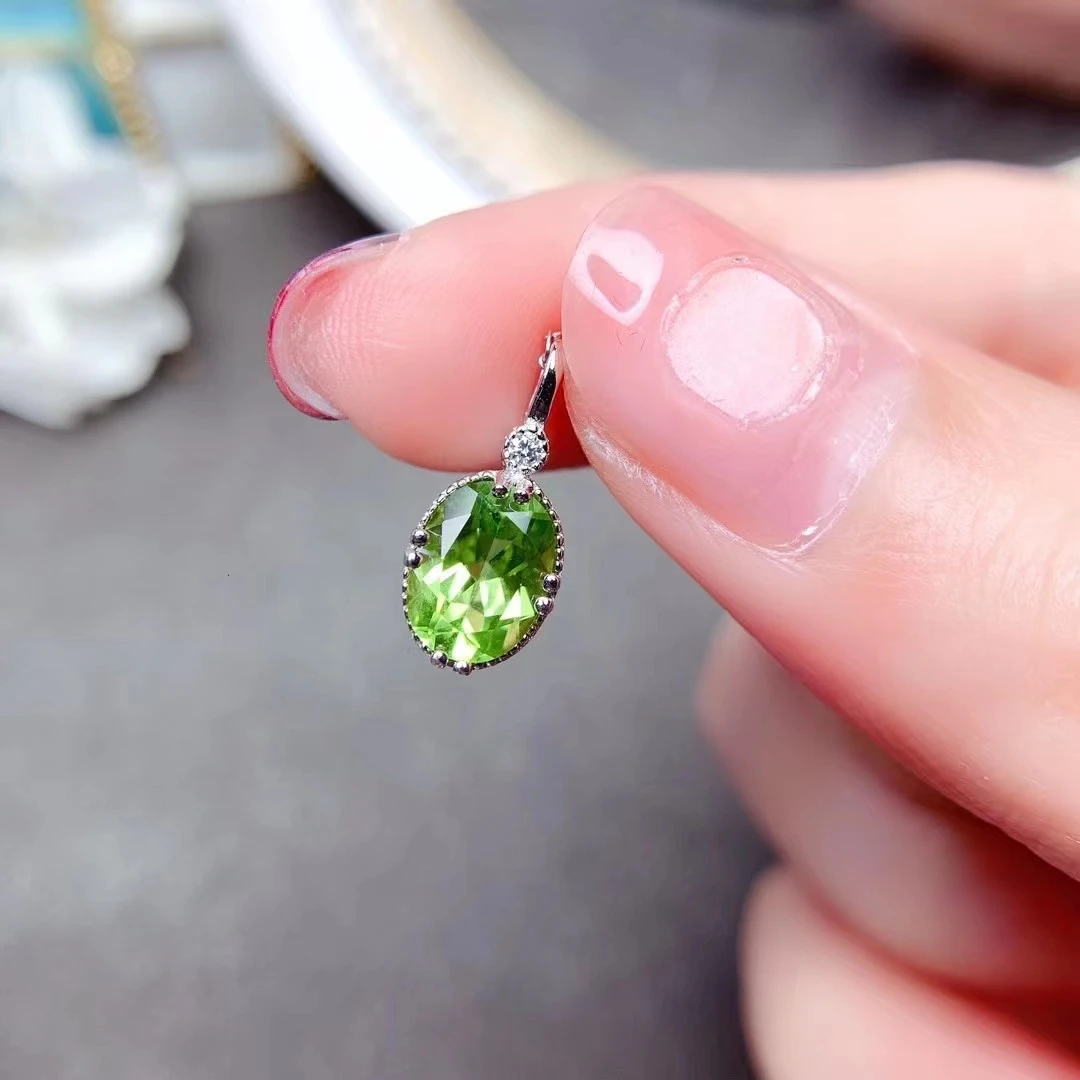 1ct Natural Peridot Pendant for Office Woman 6mm*8mm VVS Grade Peridot Jewelry Small 925 Silver Gemstone Necklace Pendant