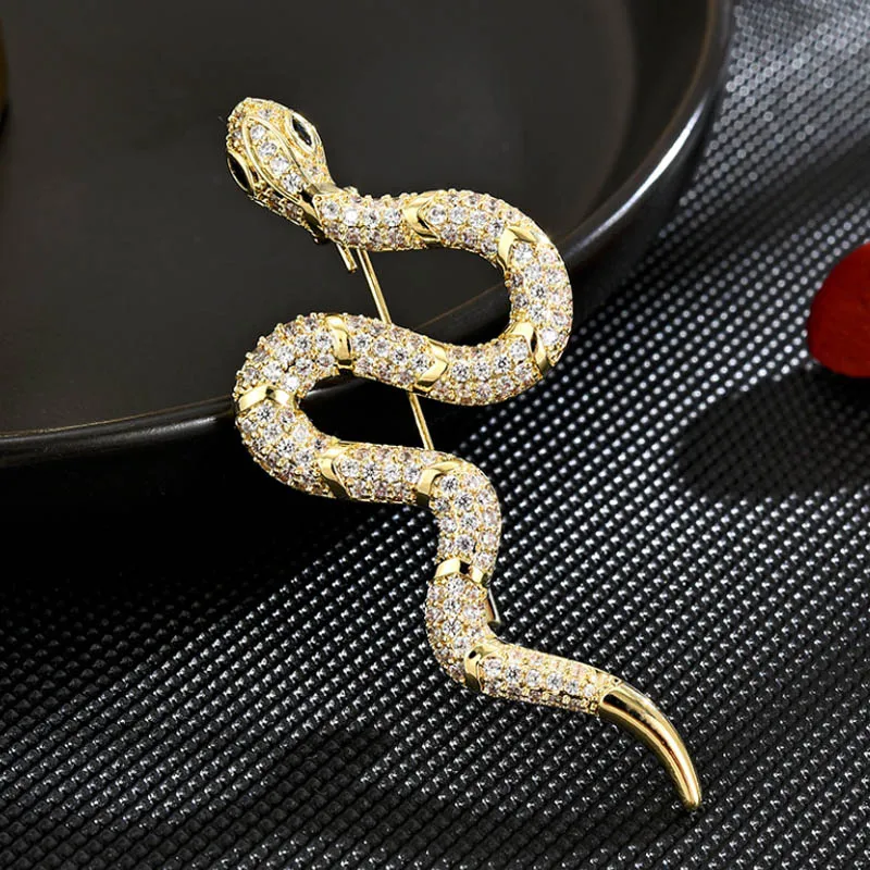 

Donia Jewelry Fashion Snake Titanium Steel Micro-Inlaid AAA Zircon Silver Needle Luxury Retro Brooch