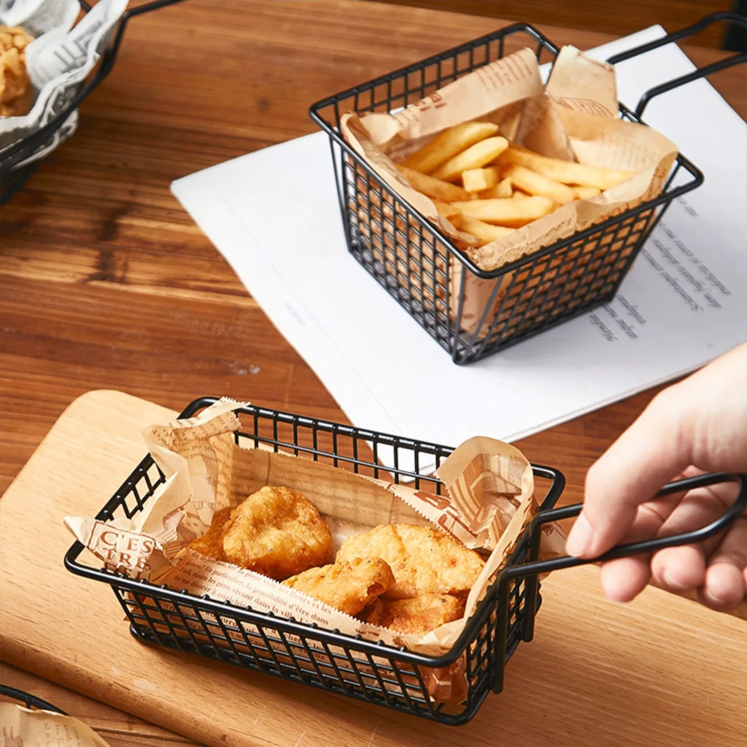 

Universal Stainless Steel French Fries Basket Metal Small Food Mesh Basket Fried Chicken Wing Snack Mesh Sieve Colander Basket