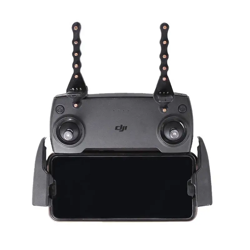 Antenne directionnelle Yagi 5.8GHz installée sur un drone DJI Mavic 2, amplifiant le signal.
