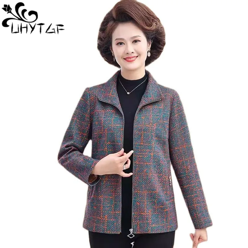 

UHYTGF Jacket Women Fashion Plaid Spring Autumn Woolen Coat Female Middle-Aged Elderly MoM Short Large Size Outerwear Ladies 405