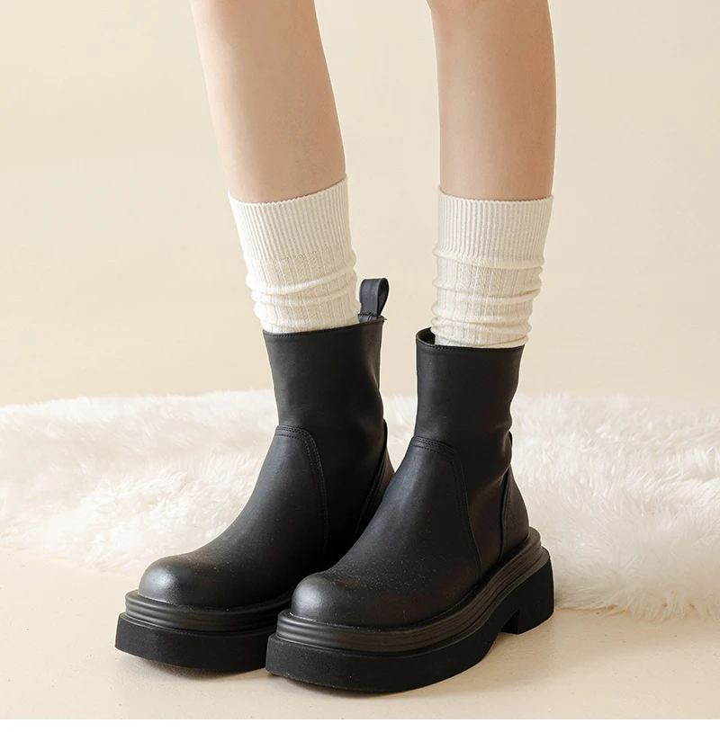 Description Picture 3 of itemTrendy Women's Stockings New Japanese Style Solid Color Simple Red Long Women Socks Striped Fashion Korean Knee High Socks Wool
