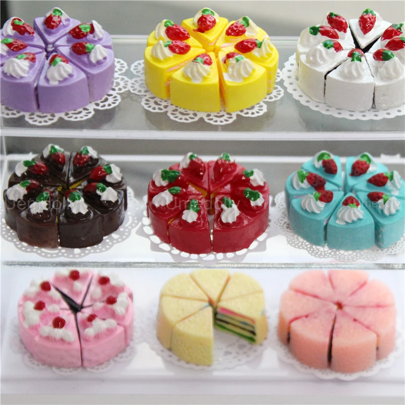 1/12 Scale Miniature Dollhouse Triangle Cake with Doilie Food for BJD OB11 Pretend Play Kitchen Accessories Toy