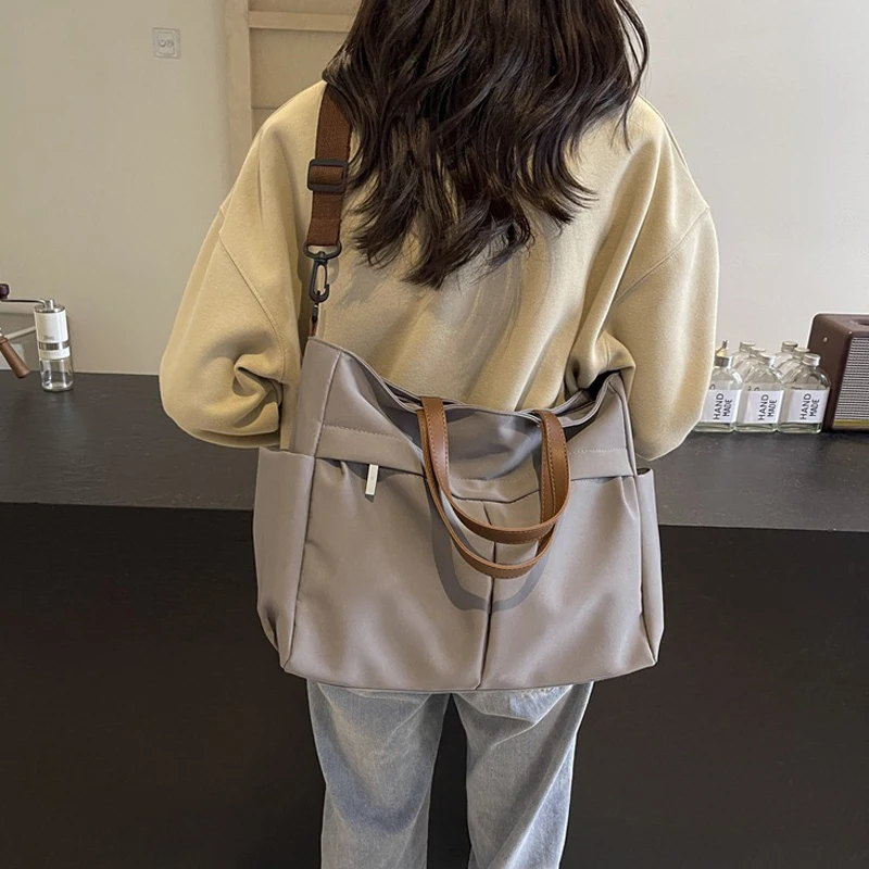 Borsa a Spalla da Donna alla Moda 2026, Grande Capacità, Borsa da Viaggio Casual, Borsa per Libri e Documenti per Studenti Universitari, Borsa Tote in Nylon Resistente - immagine 3