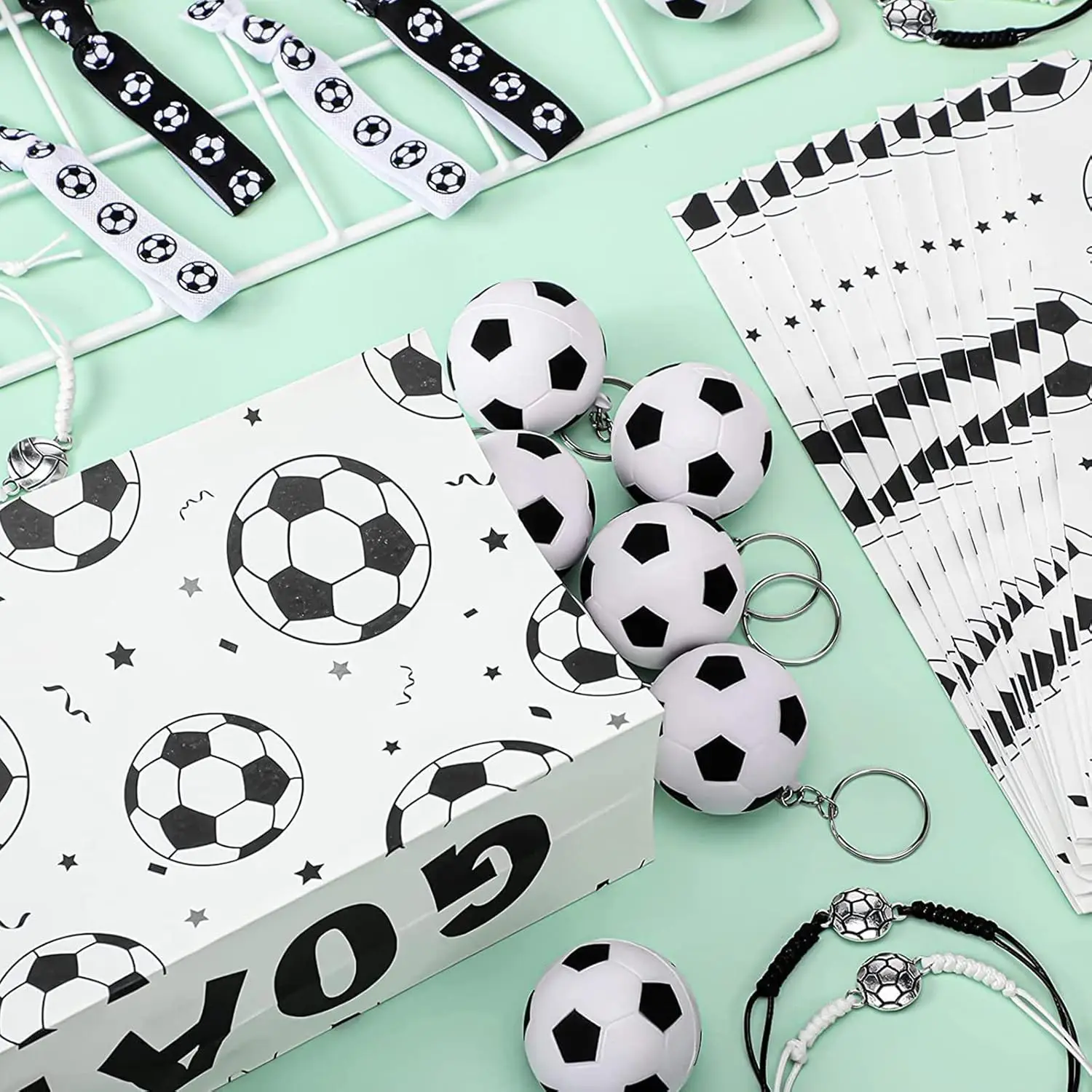 12-24 Pcs 미니 축구 키 체인 스포츠 키 체인 팀 기념품 스포츠 보상 스포츠 테마 선물 액세서리