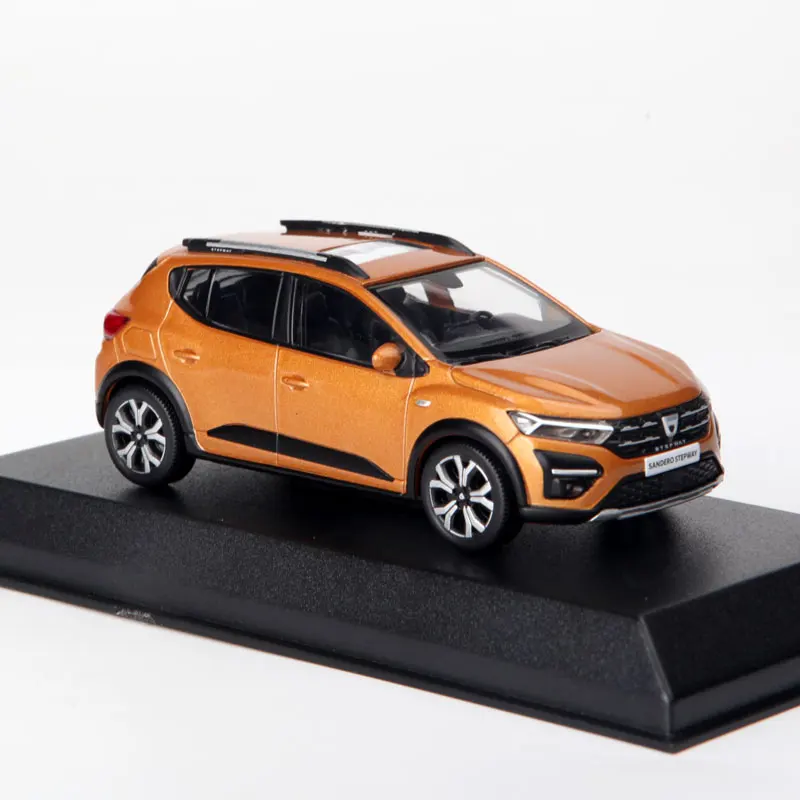 

Модель автомобиля из сплава Dacia Sandero 1/43, масштаб 2021