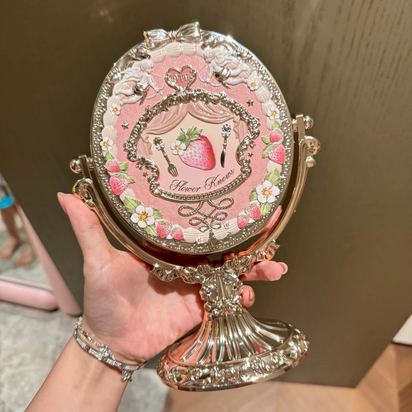 플라워 노즈 9주년 기념 데스크탑 미러 에어 쿠션 빗 브러시 버킷 플라워노즈 입체 거울 메이크업 미러 도구 세트