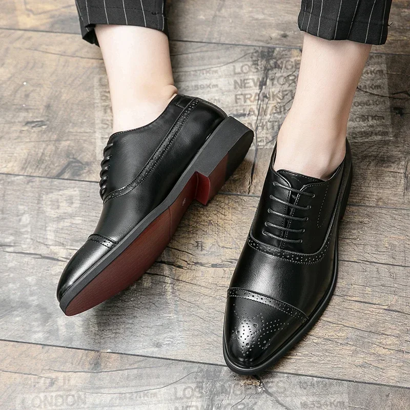 Men's Carving Dress Luxury Designer Handmade Business Formal Pointed Wedding Shoes