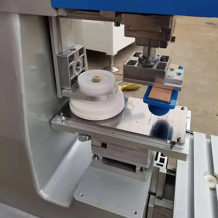 Macchina da stampa tampografica da tavolo a 1 colore, modello a flusso trasversale singolo, con PLC, supporto per anelli in ceramica e albero di trasmissione - immagine 3