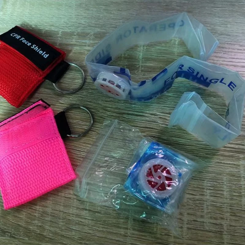 First Aid Emergency Face Shield Keychain CPR Mask Outdoor Professional Rescue Health Care Tools Jetting Resuscitator Mask 1pc