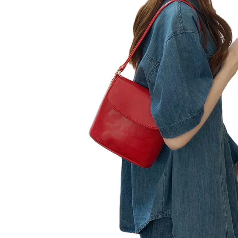 Sophisticated Women's Crossbody Bucket Bag Stylish and Roomy for Traveling E74B