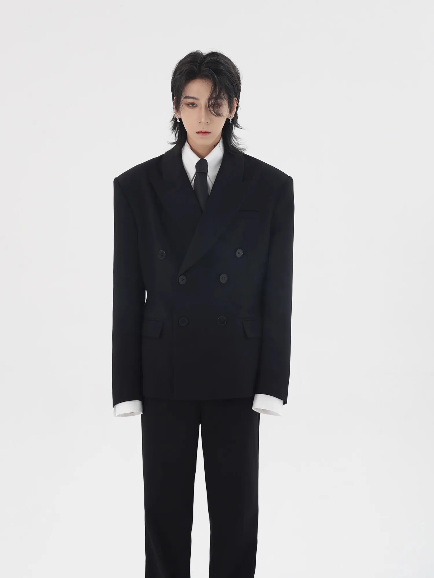 Mauroicardi Spring Autumn Business Stylish Fitted Black Blazers for Men Shoulder Pads Elegant Chic Luxury Designer Clothes