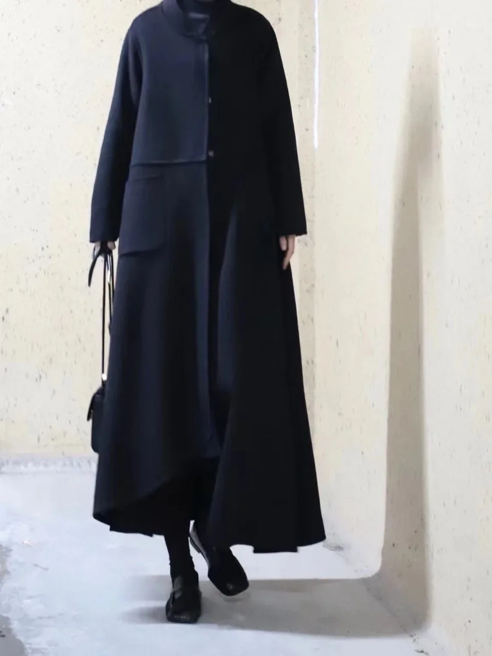 

Curved cardigan at the bottom 100 wool double faced cashmere coat