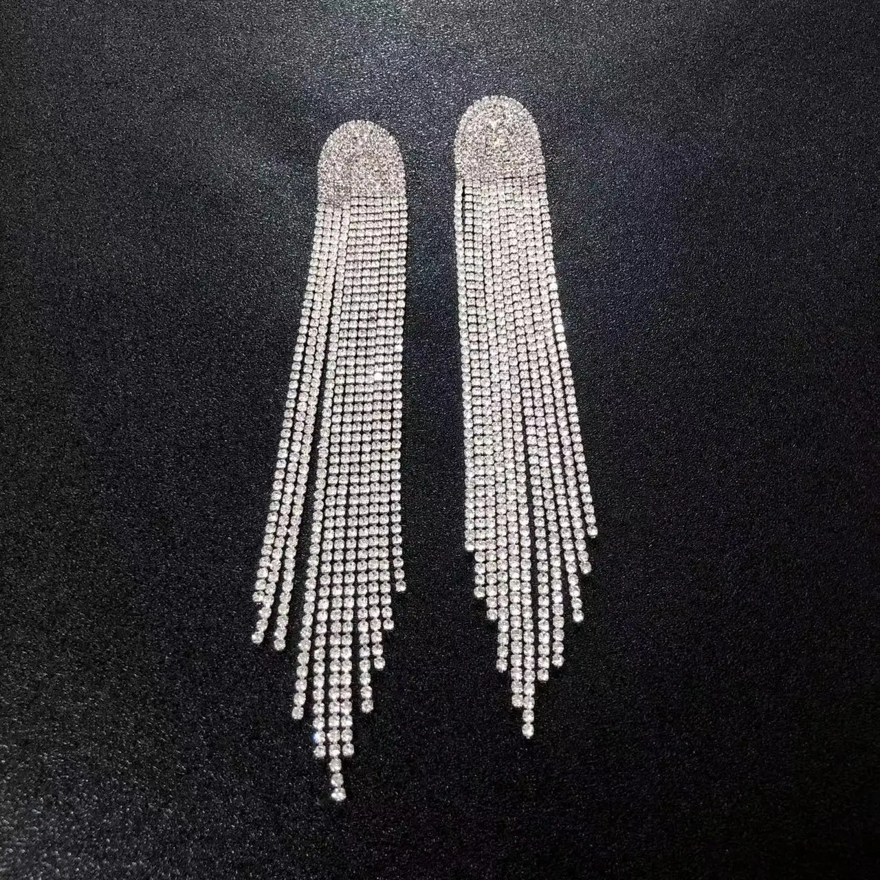 Shining Rhinestone Pendant Earrings Suitable for Women's Fashion Crystal Tassel Earrings European and American Style Earrings crystal earrings,pendant earrings,crystal tassel earrings