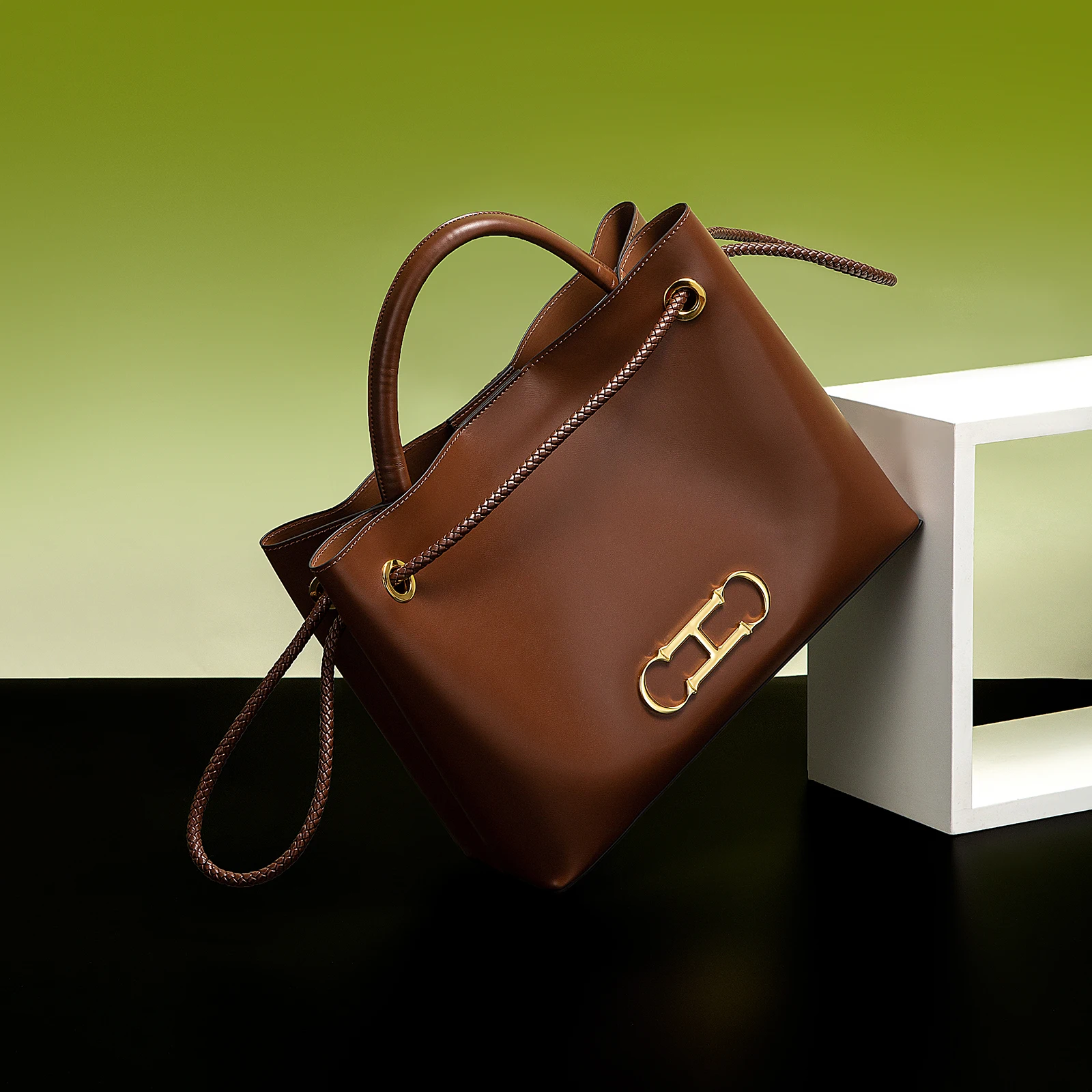 أزياء كلاسيكية ريترو المرأة الجديدة بلون حقيبة كرو...