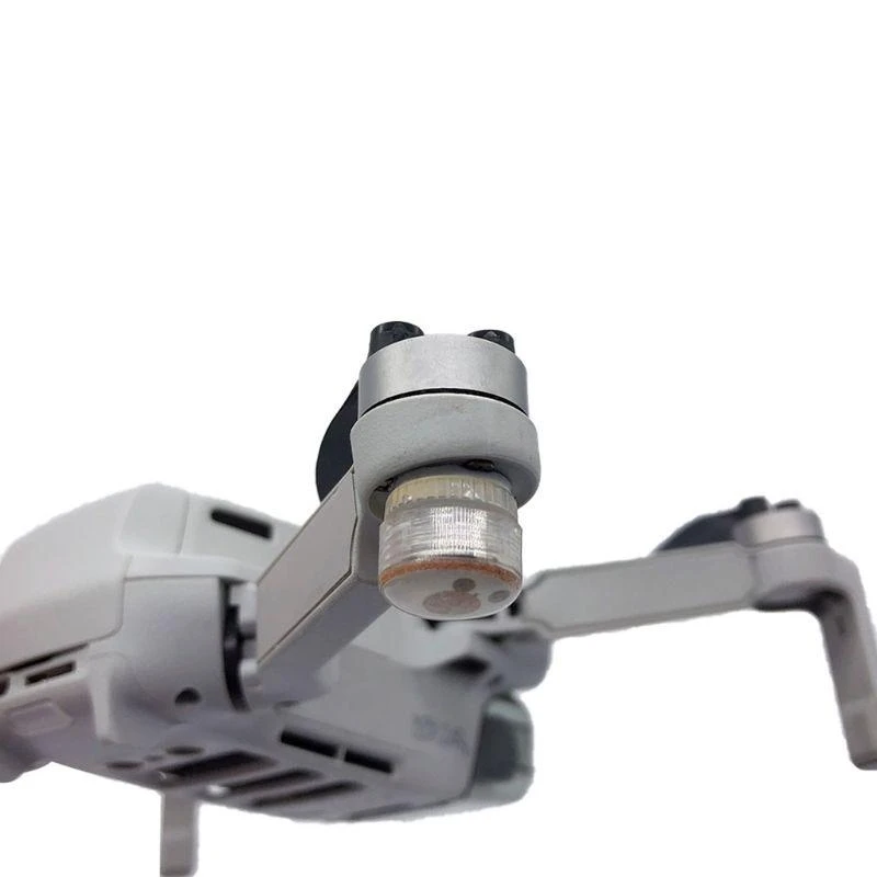 Drone Mavic Mini équipé de la lampe LED clignotante en plein vol