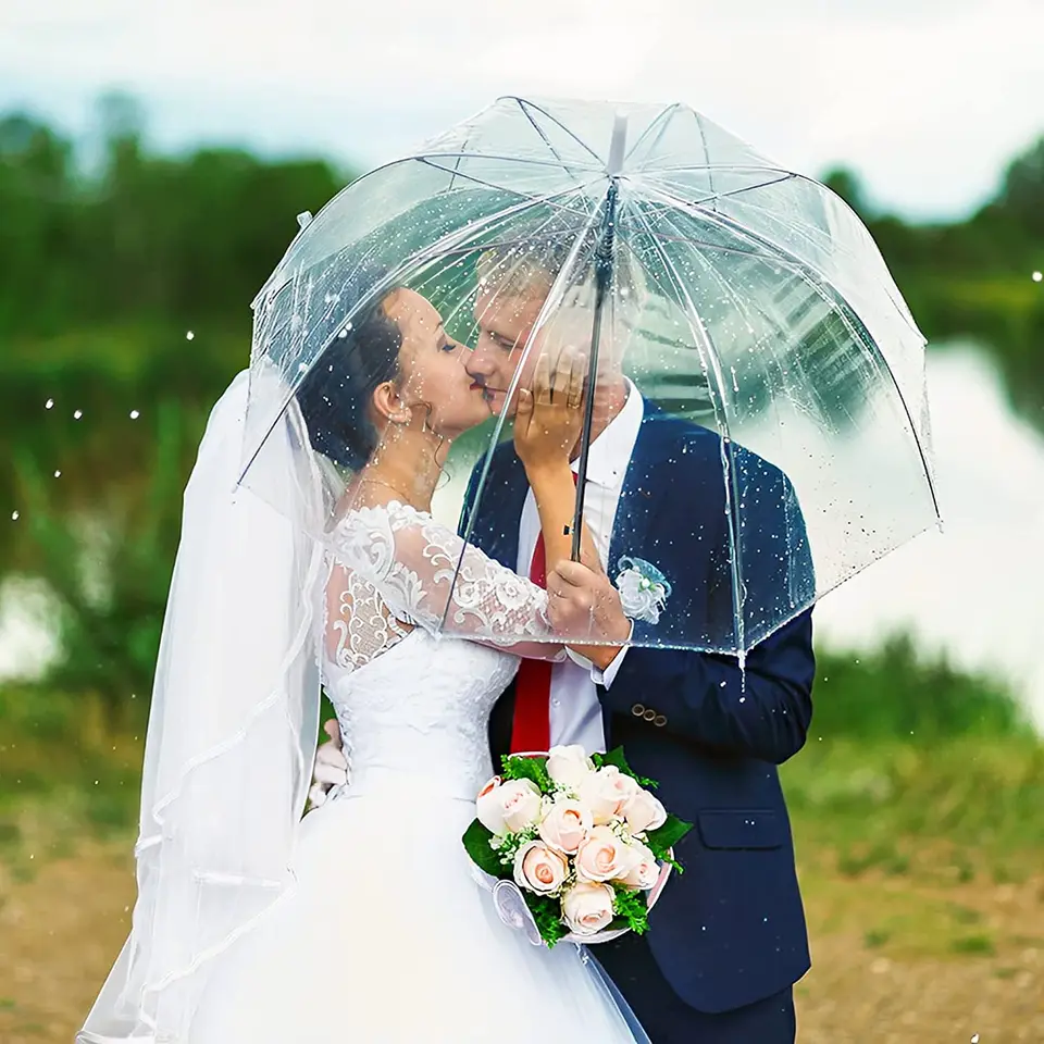 Ombrello Trasparente A Bolle Totes 129,5cm - Design Antivento E Antipioggia Con Stampa Pois - Foto 3